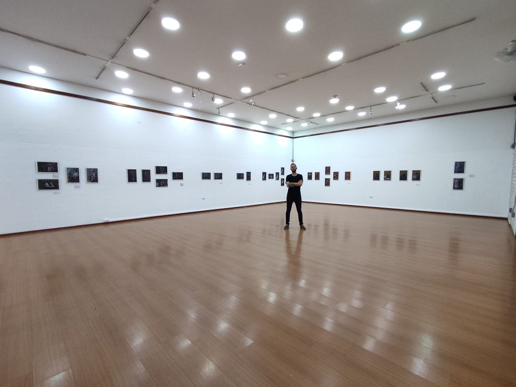 Exposición LABORES - Juan Suárez Fotógrafo en El Sistema de Bibliotecas Públicas de Medellín, Biblioteca de Belén